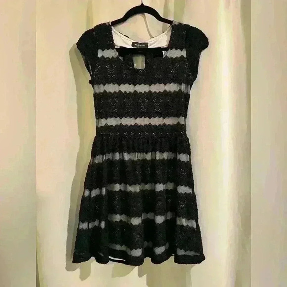Women’s Black Ms. Maggie Dress - Picture 1 of 8
